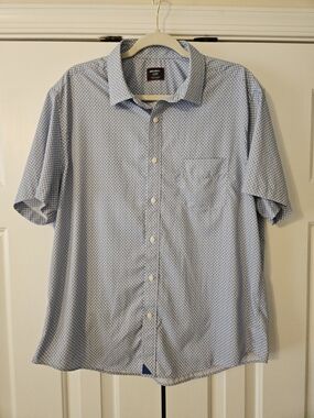 UNTUCKit Men's Light Blue Short-Sleeve Patterned Button-Down Shirt